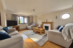 Lounge- click for photo gallery